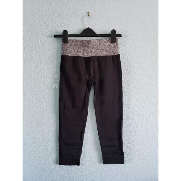 Forever 21 | Active Seamless Studio Capri Leggings - Picture 4 of 6